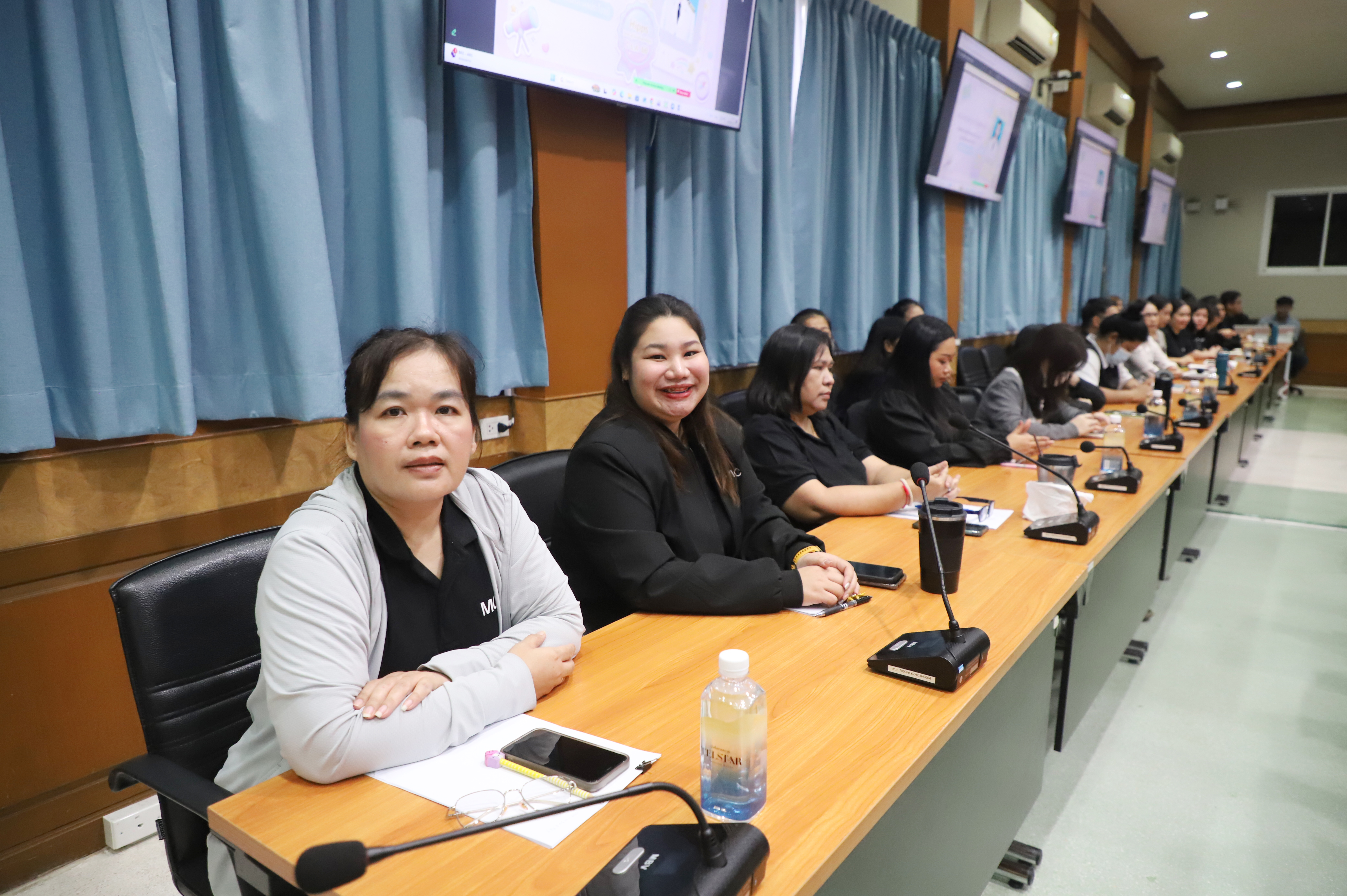 title - สำนักบริหารกองทุน (สบท.)  จัดการประชุมภายใน เพื่อติดตามเร่งรัดการดำเนินงานตามกรอบหน้าที่และตัวชี้วัด